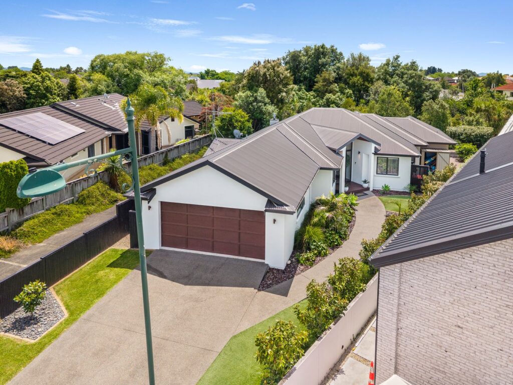 22 Winslow Court, Huntington