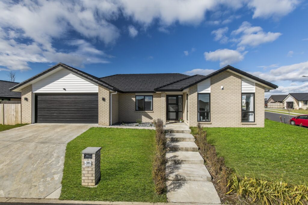 31 Cabourne Drive, Glenview