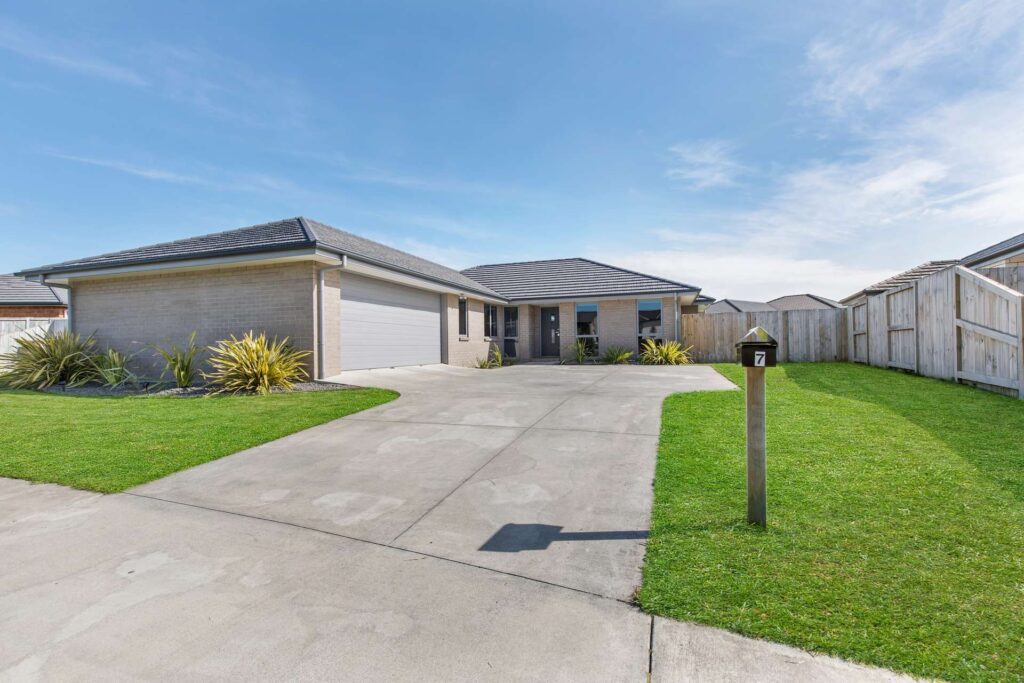 7 Hancock Drive, Flagstaff