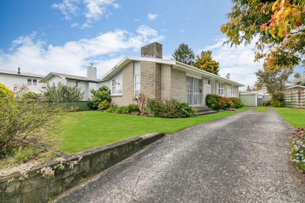 9 Macmurdo Avenue, Glenview